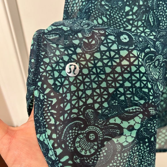 Lululemon 105 Singlet - Picture 4 of 5